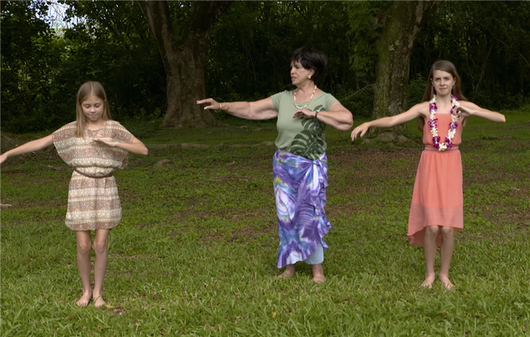 Nicholson recently traveled to Hawaii with two of her granddaughters, where she taught them to hula dance in a video for American Girl.