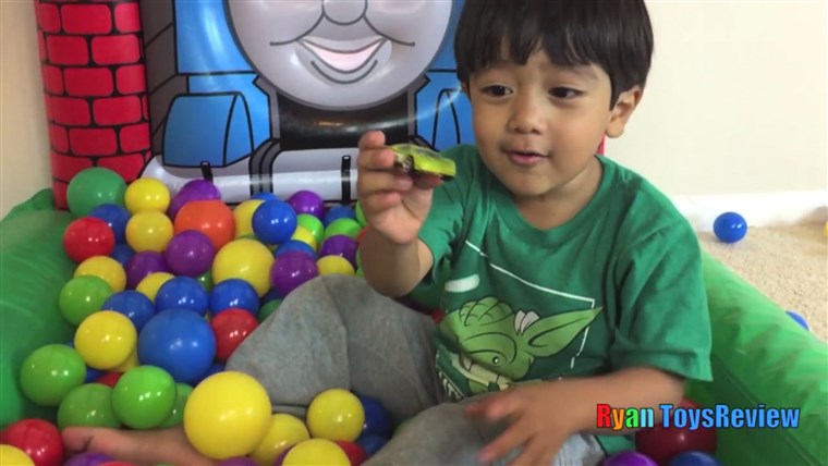 ראיין's exuberant toy reviews have garnered more than 10 million followers on YouTube. 