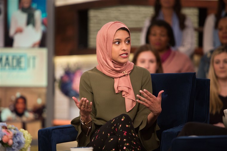 प्रथम hijab-wearing TV reporter