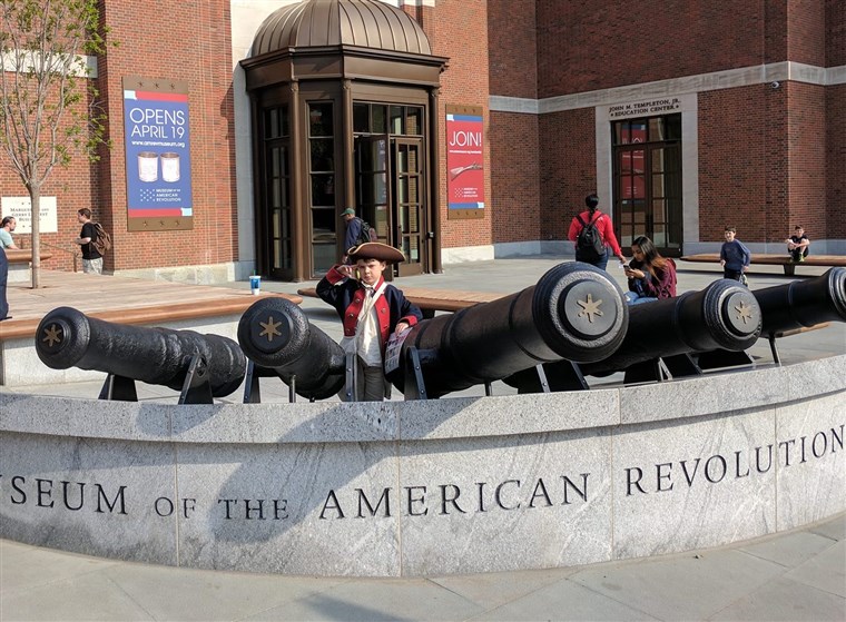 אוליבר at the Museum of the American Revolution.