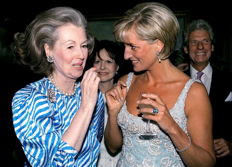 Hercegnő Diana wearing aquamarine ring Duchess Meghan wore on wedding day