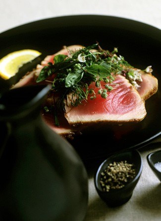 מיסו Glazed Seared Tuna with Fresh Herb Salad 