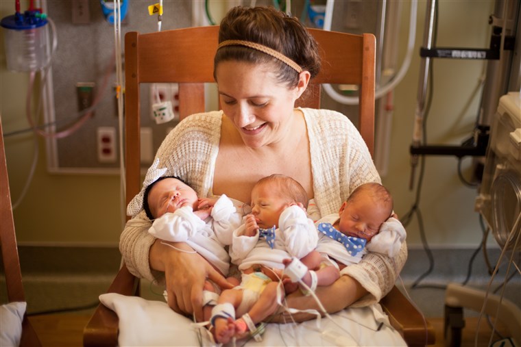 כפי ש a new mom to three babies, Fortin says she struggled with postpartum depression and panic attacks.