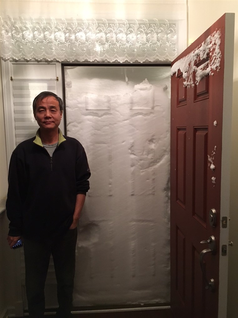 नया Jersey couple's home gets snowed in after blizzard