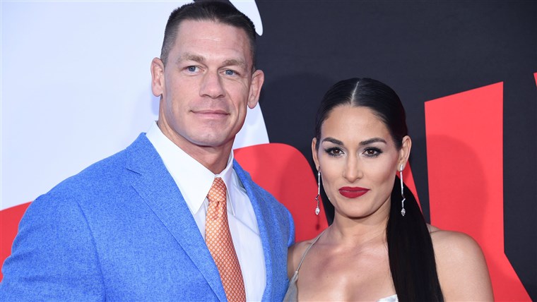 ג'ון Cena and Nikki Bella attend the premiere of 