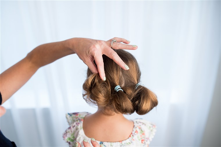 נמוך up-do hairstyle for kids