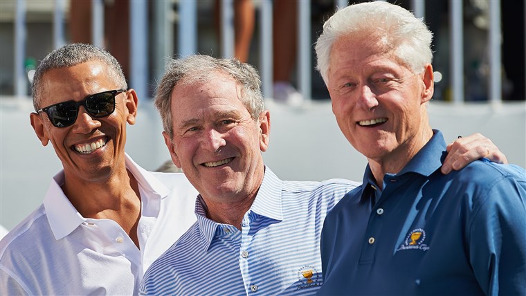 לשעבר presidents Barack Obama, George W. Bush and Bill Clinton had themselves a great time before the opening round of the Presidents Cup golf tournament in New Jersey. 