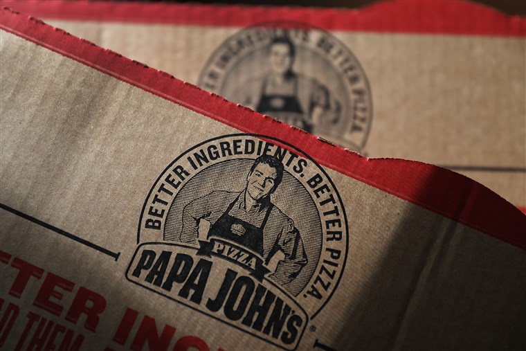 छवि: Papa John's CEO John Schnatter Apologizes After Using Racial Slur On Company Conference Call