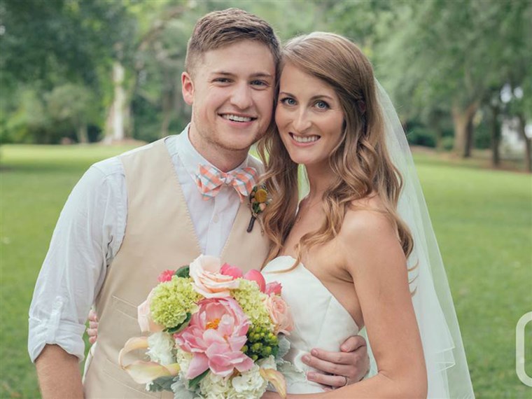 ג'יימס Lowder and Katie Young let their friend add a dinosaur to their wedding photo.