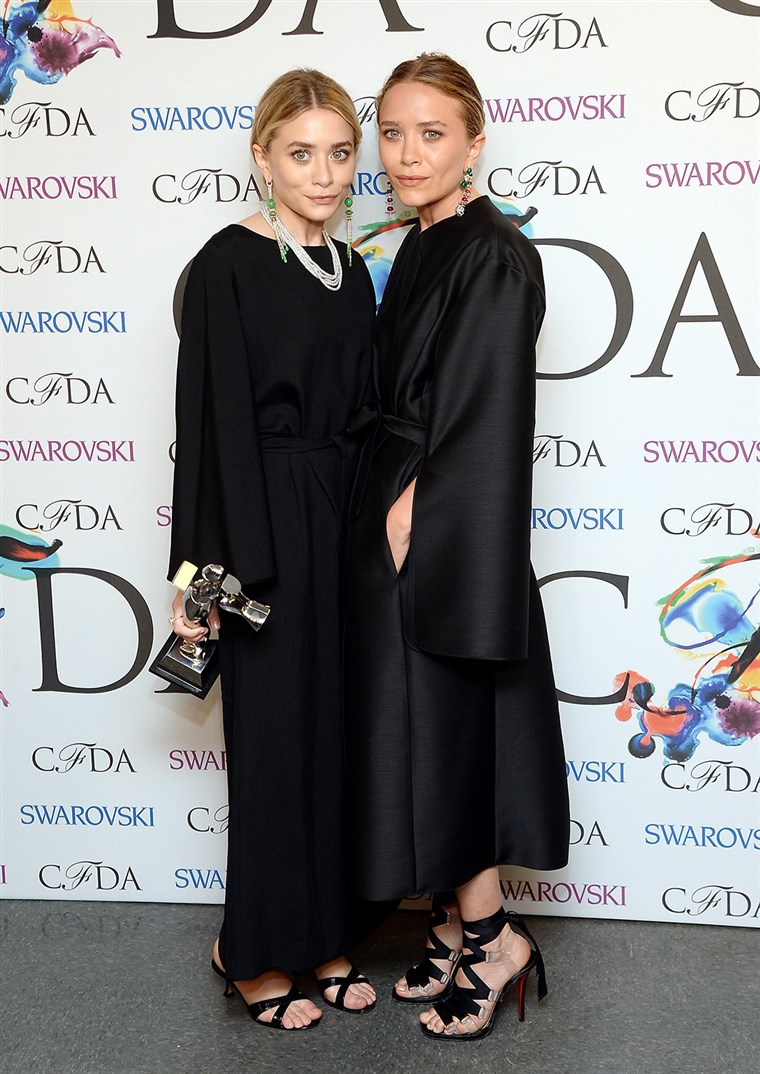 מרי-קייט Olsen and Ashley Olsen won the Accessories Designer of the Year award.