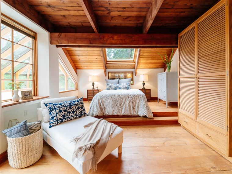ה cozy home offers many special nooks for relaxation.