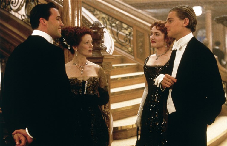 טיטניק, from left: Billy Zane, Frances Fisher, Kate Winslet, Leonardo DiCaprio, 1997. ph: Merie Wei