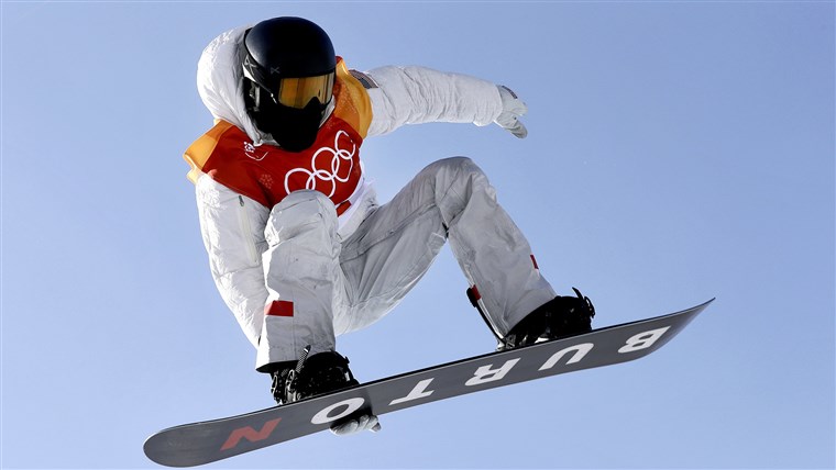 שון White, of the United States, jumps during the men's halfpipe qualifying at Phoenix Snow Park at the 2023 Winter Olympics in Pyeongchang, South Korea, Tuesday, Feb. 13, 2023.