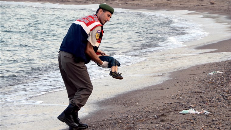 טבעתי Syrian toddler refugee in Turkey