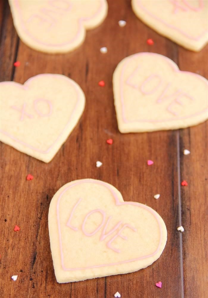 पतला Heart-Shaped Sugar Cookies