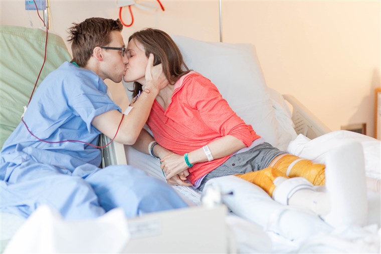 פטריק Downes and Jessica Kensky reuniting at the hospital after the 2013 bombing.