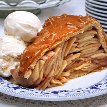 सेतु High Caramel Pecan Apple Pie