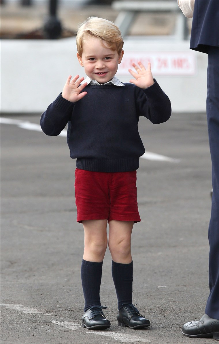 Princ George in shorts