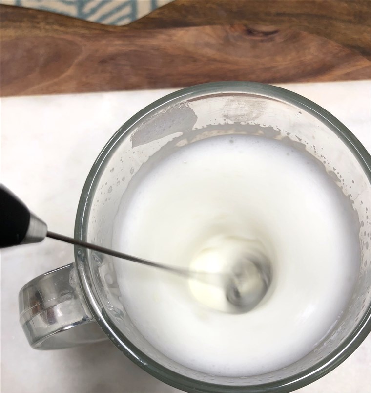 איך to froth milk at home