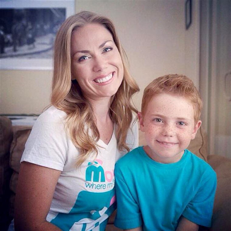 ג'יליאן Darlington and Beth Bryan, co-founders of the Mom Co app.
