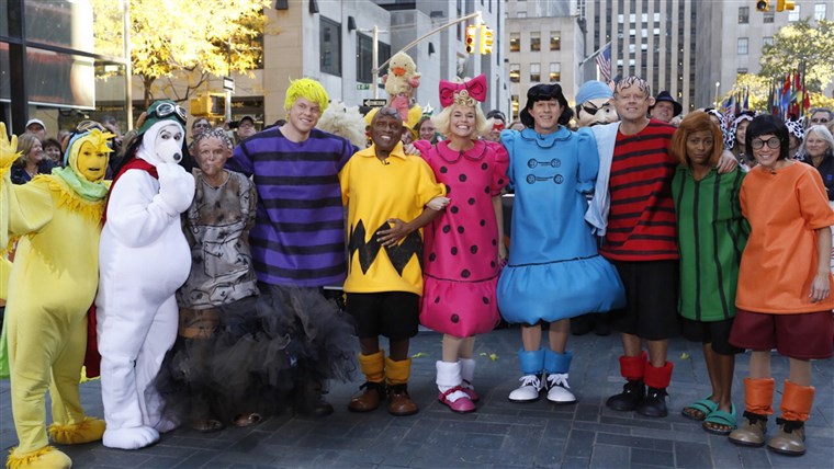 MA Halloween show reveal, Peanuts gang.