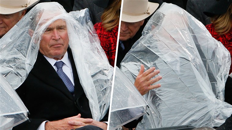 भूतपूर्व President George W. Bush uses a plastic sheet to deal with the rain during the inauguration ceremonies swearing in Donald Trump