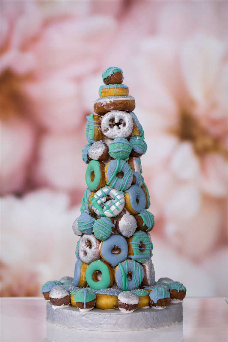 शादी doughnut tower