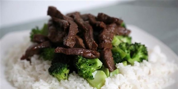 गाय का मांस and Broccoli Stir-Fry