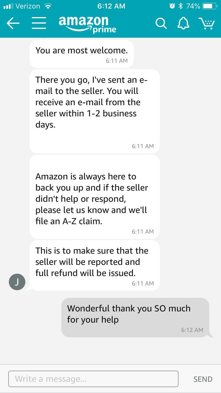 zaslona of customer and Amazon customer service rep chatting