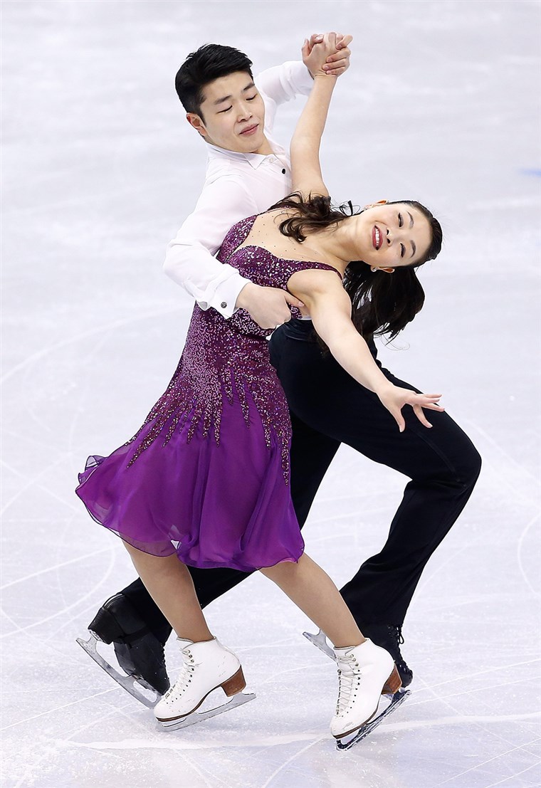 בוסטון, MA - JANUARY 10: Maia Shibutani and Alex Shibutani skate in the short dance program during the 2014 Prudential U.S. Figure Skating Championsh...