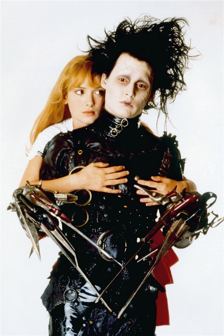 Winona Ryder and Johnny Depp in Edward Scissorhands photo