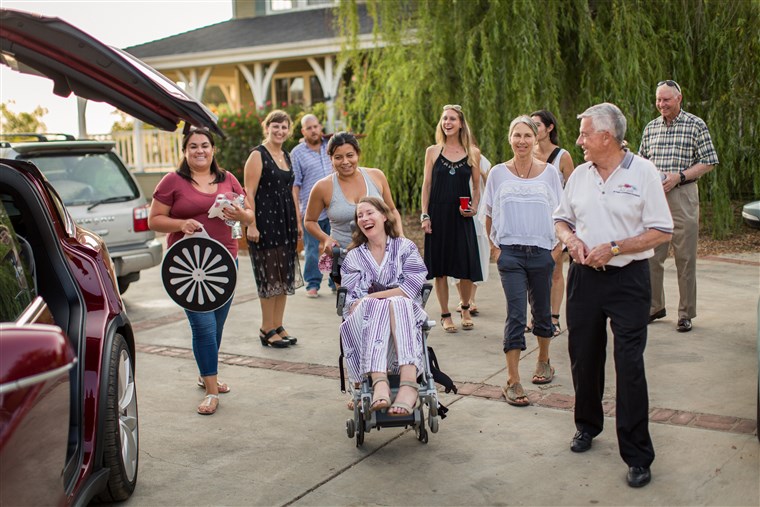 בטסי Davis ALS farewell rebirth story
